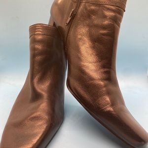 Women’s shoes, ankle boots